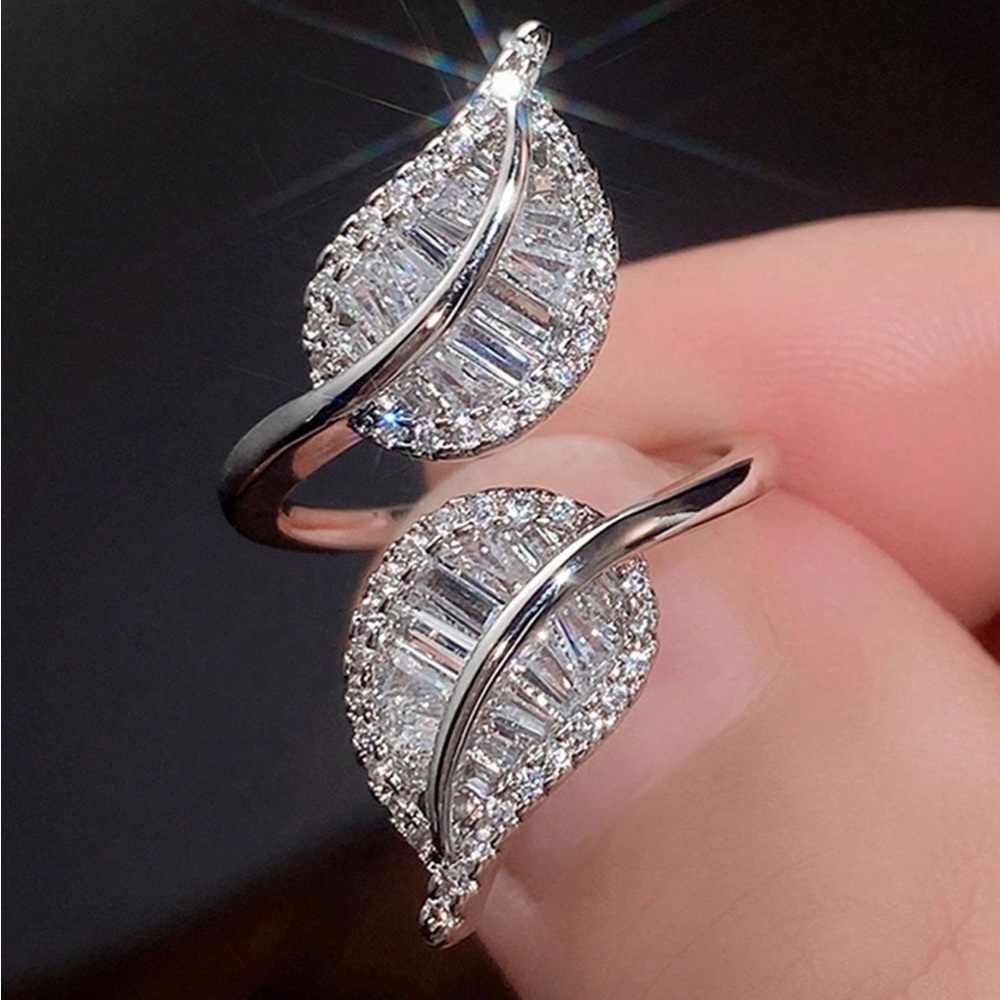 Elegant Silver Leaf Ring